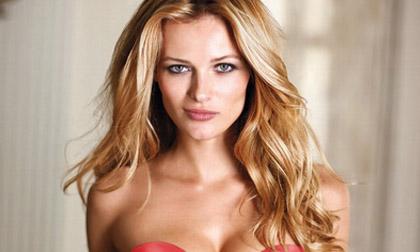 Ngắm siêu mẫu tóc nâu lôi cuốn với nội y 