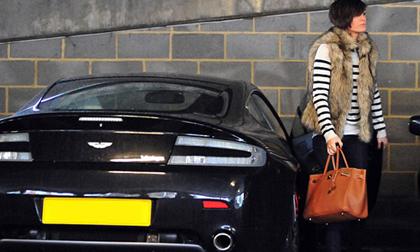 'Sao' Man City mua xế hộp tặng sinh nhật bạn gái