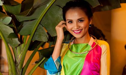 Mỹ nhân Việt kết hợp kiềng trắng tuyệt đẹp