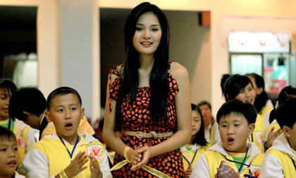 Hoa hậu Hương Giang: 90% trang phục tôi mặc là hàng Việt