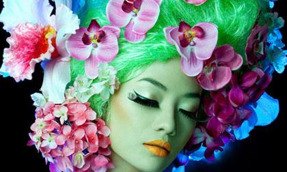 Tinna Tình hóa thân thành bà chúa hoa