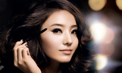 “Barbie xứ Hàn” bị chỉ trích vì lời chúc Tết không đúng chỗ