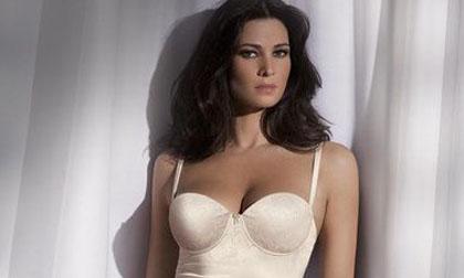 “Nóng mắt” với vẻ đẹp của bồ cũ Totti