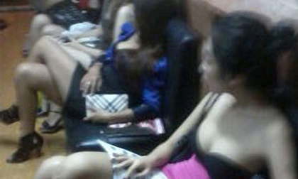 Dịch vụ 'đốt tiền' nhậu cùng... 'lady'