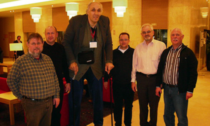 Vận động viên bóng rổ cao nhất thế giới qua đời