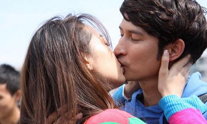 Bộ sưu tập những nụ hôn "tan chảy" của Huy Khánh