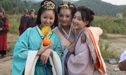 Khoảnh khắc hậu trường "độc" của sao  (P4)