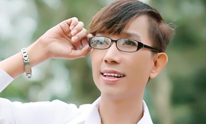 Long Nhật tình tứ bên cạnh người mẫu Huế trong MV mới