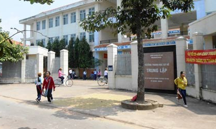 Bàng hoàng nữ sinh tự tử vì mất quỹ lớp