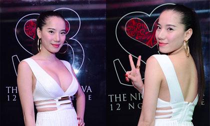 Chung Thục Quyện diện váy xẻ ngực táo bạo