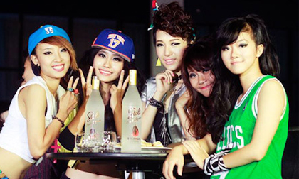 Dàn hot girl sexy chạm mặt tại party sành điệu