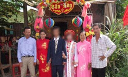 Chú rể 14 cưới vợ 17 tuổi ở Long An