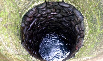 Ghen tuông giết vợ rồi quẳng xác xuống giếng