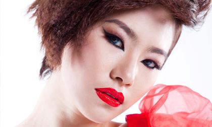 Lương Bích Hữu cá tính cùng tông đỏ