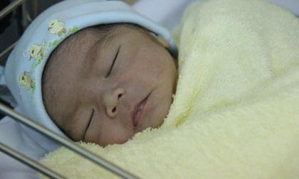 Ngắm vẻ đẹp “thiên thần” của bé bị bỏ trong thùng rác