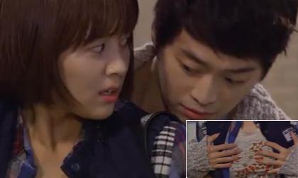 Kim Jea Won lại vô tư "động chạm" vòng 1 người đẹp