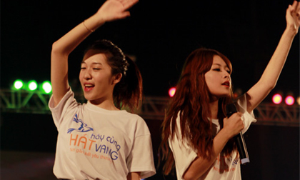 Hot girl nhảy 'sung' cùng vạn người lập kỷ lục