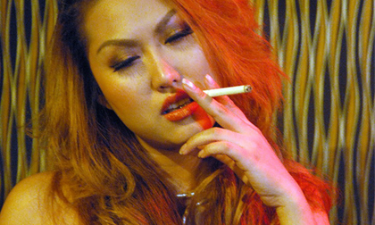 Phi Thanh Vân làm "chủ quán bar, kiêm má mì chăn dắt gái làng chơi"