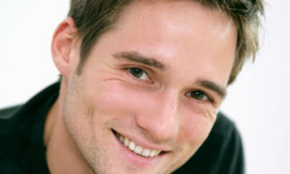 Đàn ông mặt đỏ hung hăng nhưng hấp dẫn phụ nữ