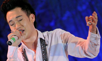 Dương Triệu Vũ phiêu bồng xúc cảm trong đêm nhạc riêng mình
