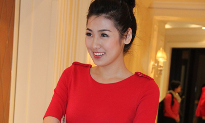 Tú Anh đẹp đến ngẩn ngơ vì váy đỏ