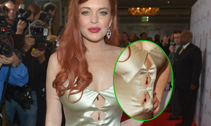 Lindsay với thảm hoạ váy khoét khoe da "đồi mồi"