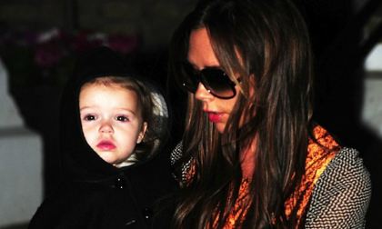 Harper ngơ ngác như nai vàng trở về London