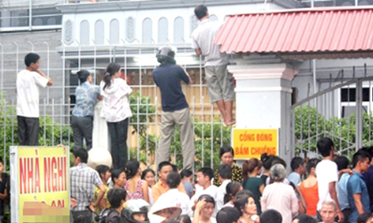 Hà Nội: Thêm một cặp đôi 9X rủ nhau vào nhà nghỉ tự sát