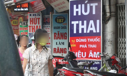Vụ nữ y tá giật bồn cầu,trút xác thai nhi: Tiếng nói phẫn nộ từ dư luận