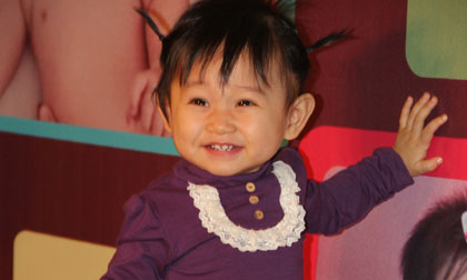 Zoom cận cảnh con gái cực đáng yêu nhà Minh Tiệp - Thùy Dương