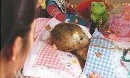 Thi thể mọc tóc và móng tay như người sống