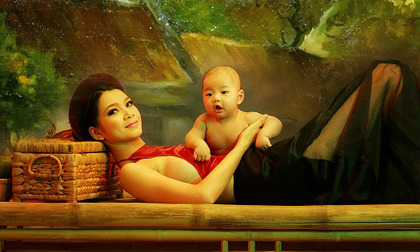 Những khoảnh khắc đáng yêu của mẹ con siêu mẫu Hạ Vy 