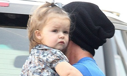 Ngắm Harper Seven - thiên thần “phụng phịu” của nhà Beckham