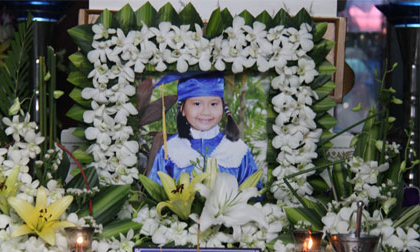 Bé gái lớp 1 chết đuối khi đi thi bơi: Do giáo viên… nhầm lẫn!