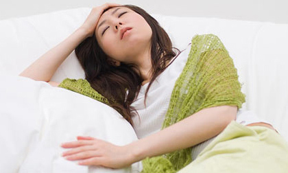 Bị bố người yêu ngăn cưới vì... ngực quá nhỏ