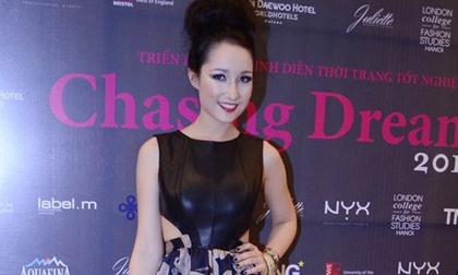 Anna Trương xinh đẹp và quyến rũ trên sàn catwalk