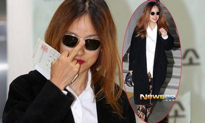 Lee Hyori đầu bù tóc rối đi bầu cử Tổng Thống