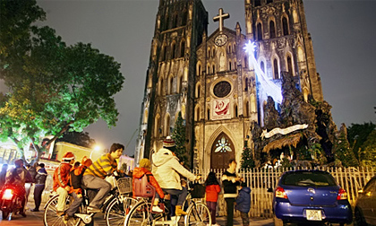 Hà Nội - Sài Gòn lung linh chờ Giáng sinh