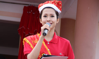 Hoa hậu ảnh tặng 200 triệu cho trẻ nghèo