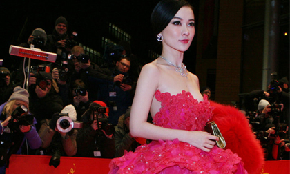 Hoắc Tư Yến làm xôn xao thảm đỏ thủ đô Berlin