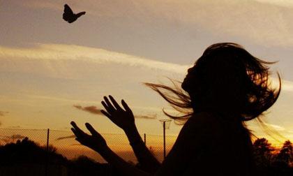 Lời thủ thỉ cho em tập tễnh vào đời 