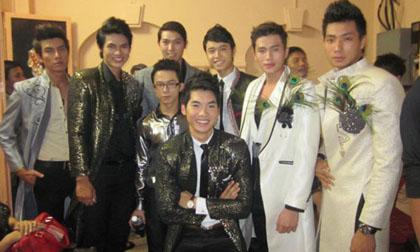 Á vương Nam Thành - Khôi Nguyên rủ nhau làm từ thiện