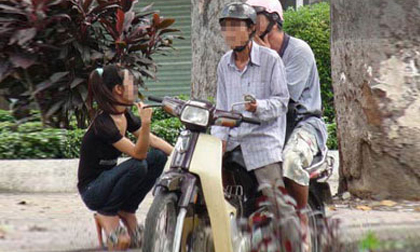 Đột nhập phố ngủ trưa với 'kiều nữ' bằng mật khẩu