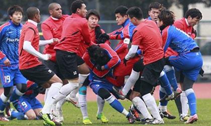 CLB Trung Quốc cho Anelka chứng kiến 'đặc sản' đánh lộn
