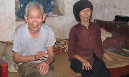 Vụ vợ chồng già bị con đuổi: Chính quyền hòa giải nhưng bất thành