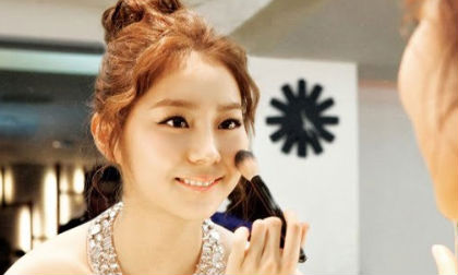 Xem Sao nữ trong 'cánh gà' trước khi lên thảm đỏ