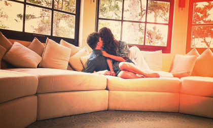 'Lộ' ảnh nhạy cảm của Hà Anh và trai lạ