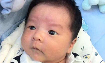 Con trai "Mỹ nhân không tuổi" lần đầu lộ diện 