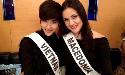 Video các thí sinh Top Model Of The World 2012 "quậy tưng bừng" trước đêm chung kết