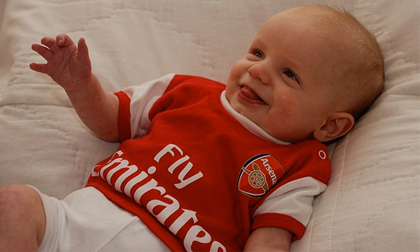 Clip chơi bóng ngộ nghĩnh của con trai Jack Wilshere